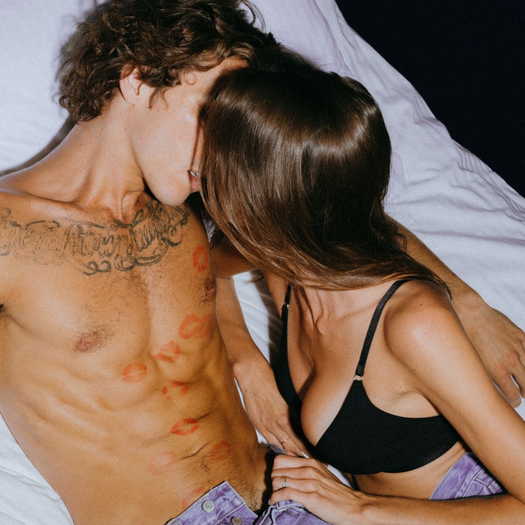 Dating app couple kissing